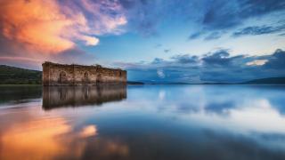 Потопената църква във водите на Жребчево напомня за Бог всяка година, изплувайки от водите