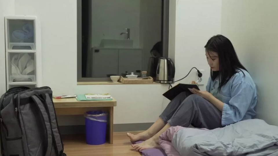 Доброволно в затвора: Туристите полудяха по най-необичайната терапия за стрес