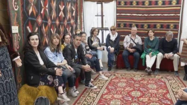 Испанци полудяха по наше възрожденско градче