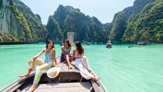 Защо е по-добре да не публикуваш снимки от почивката си в реално време