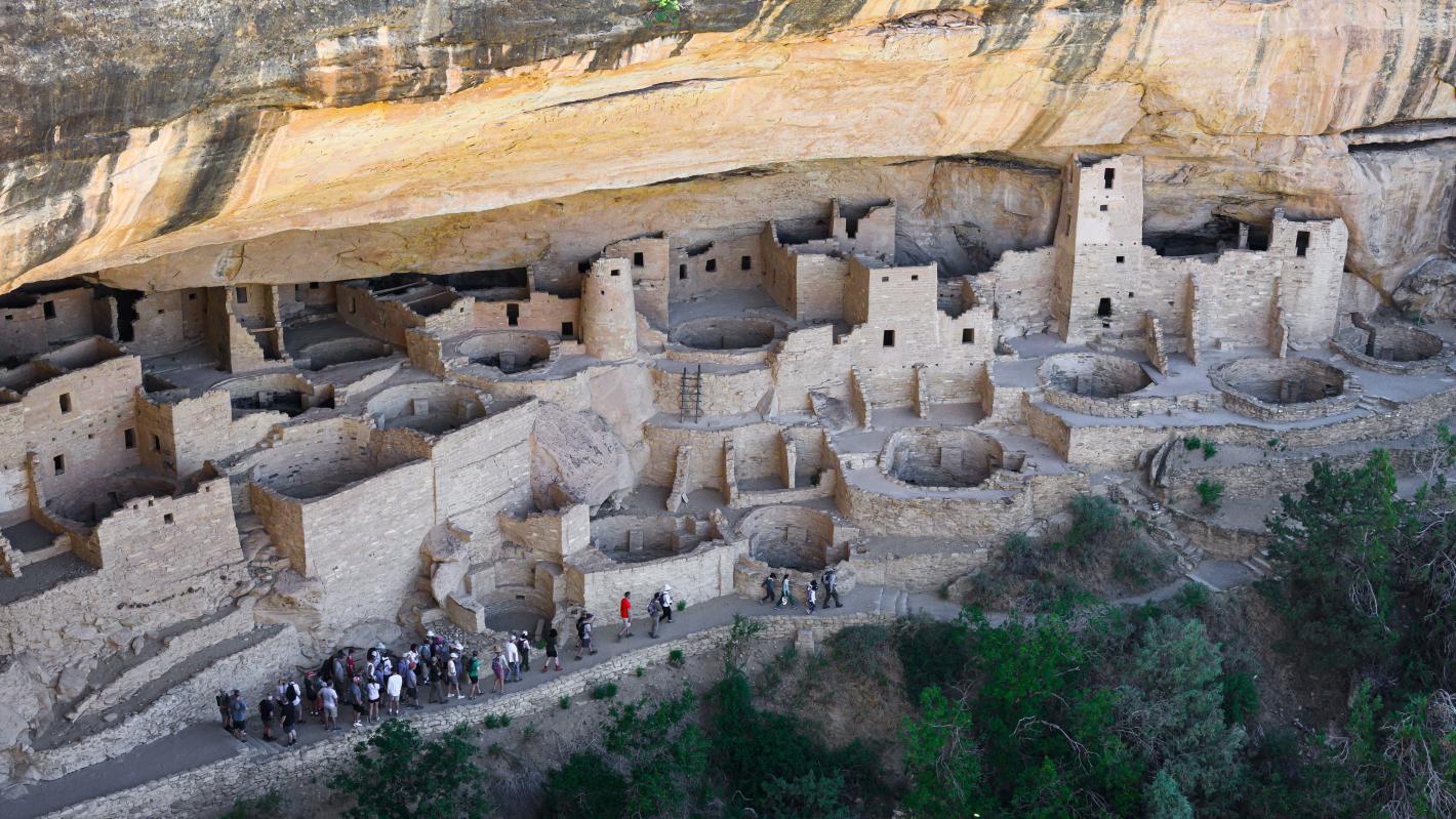 Скалният дворец - тайното селище на древна цивилизация