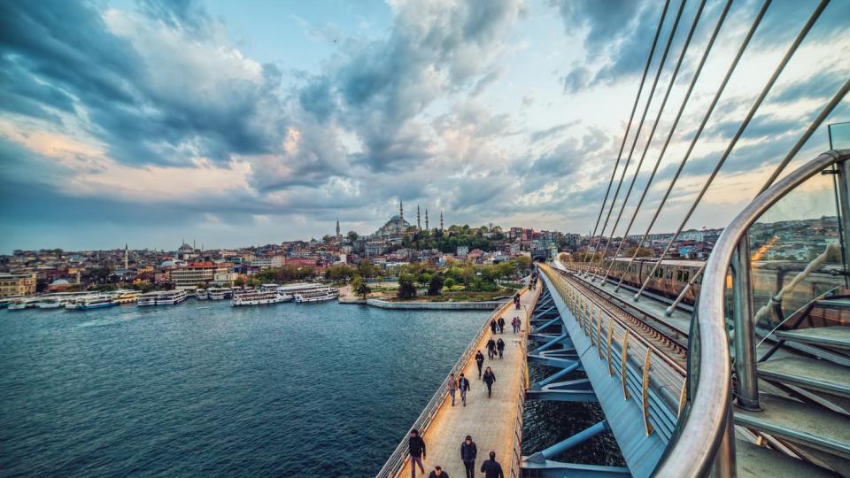 Не тръгвайте към Истанбул в края на месеца, градът ще бъде скован