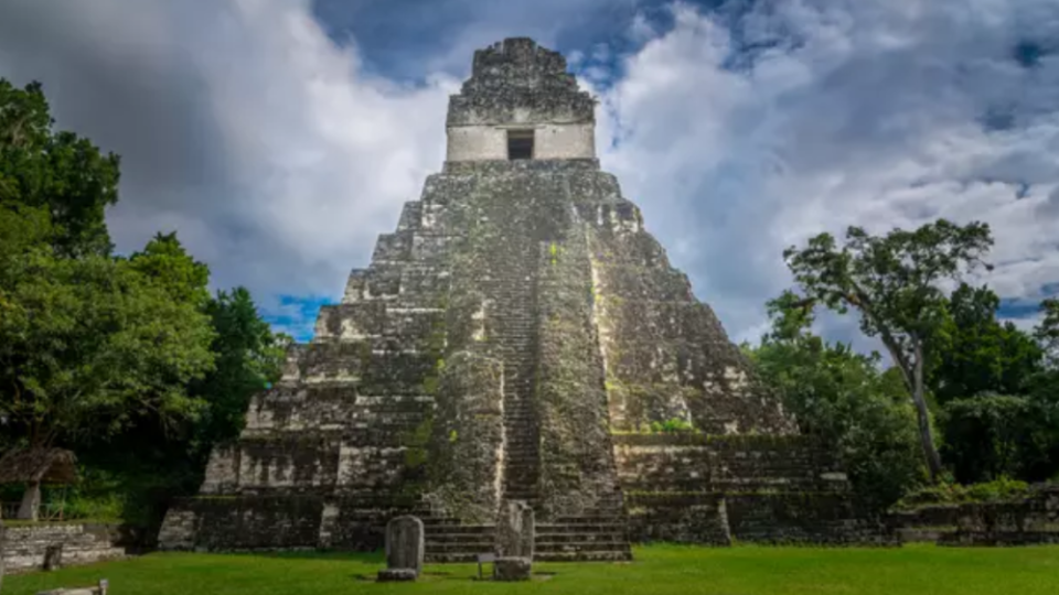 Археолози със зловещо откритие в „Кървавата пещера“ на маите!