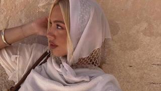 Блогърка се качи на камила вбеси последователите си
