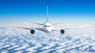 Защо няма парашут в самолета?