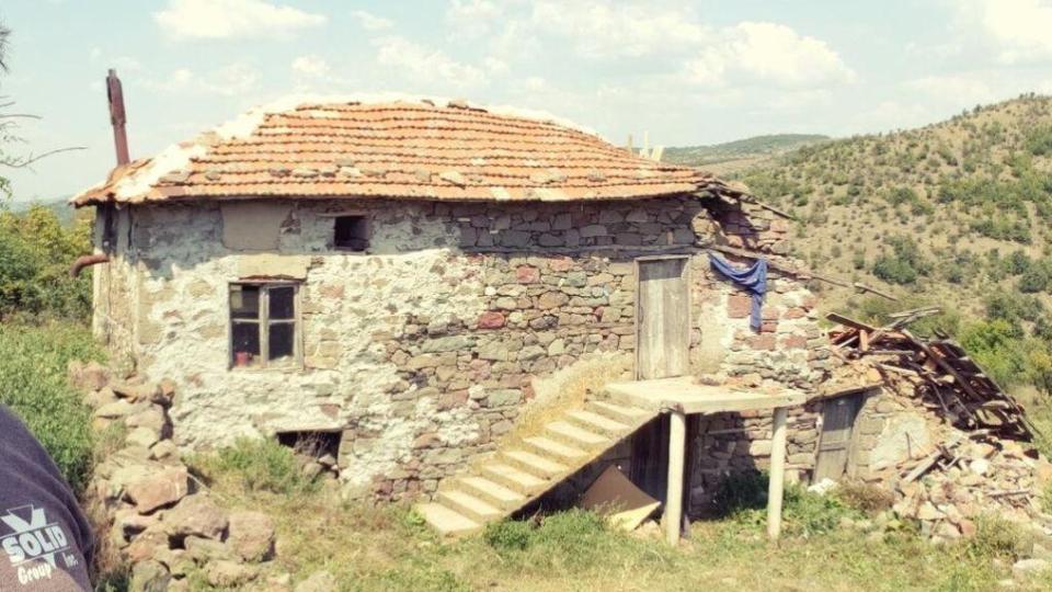 Истината за родния дом на Наим: Жители на Птичар срещу туристическата измама