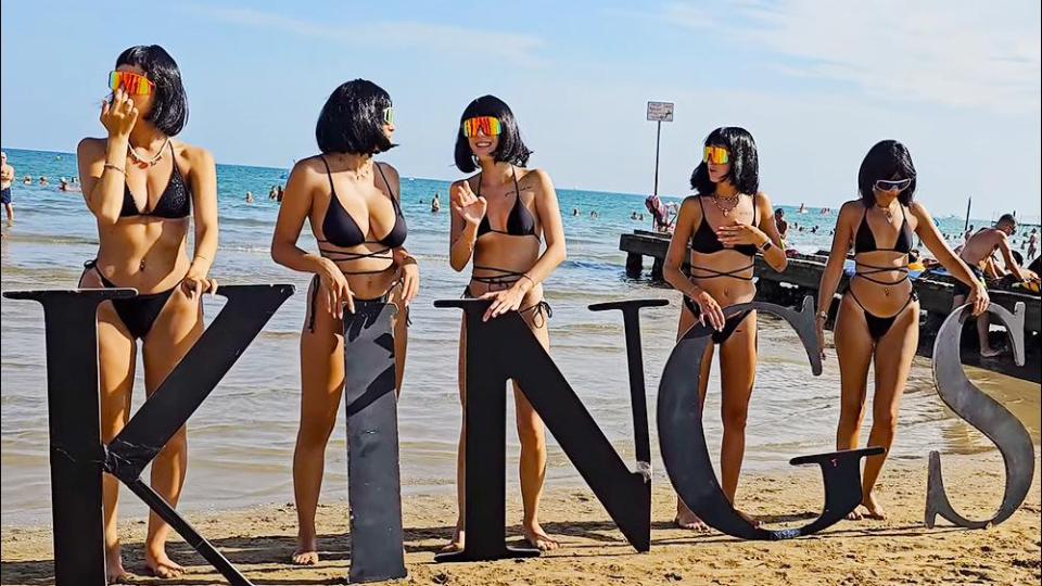 Показаха уникален плаж в Тайланд, пълен с красиви момичета