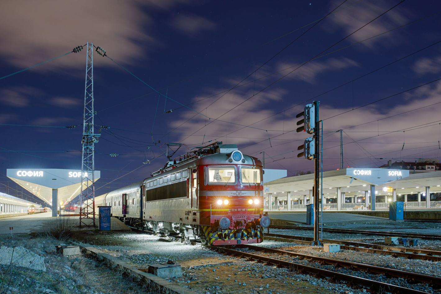 Невиждан наплив за влака за морето! Билети няма