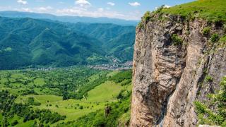 Връх Острич: Легенди и панорами над Тетевен