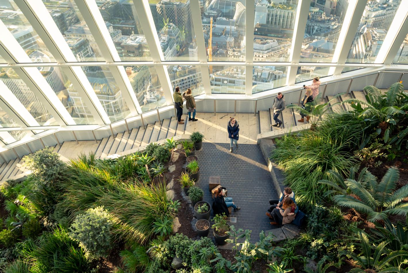 Безплатна панорамна градина с гледка към Лондон