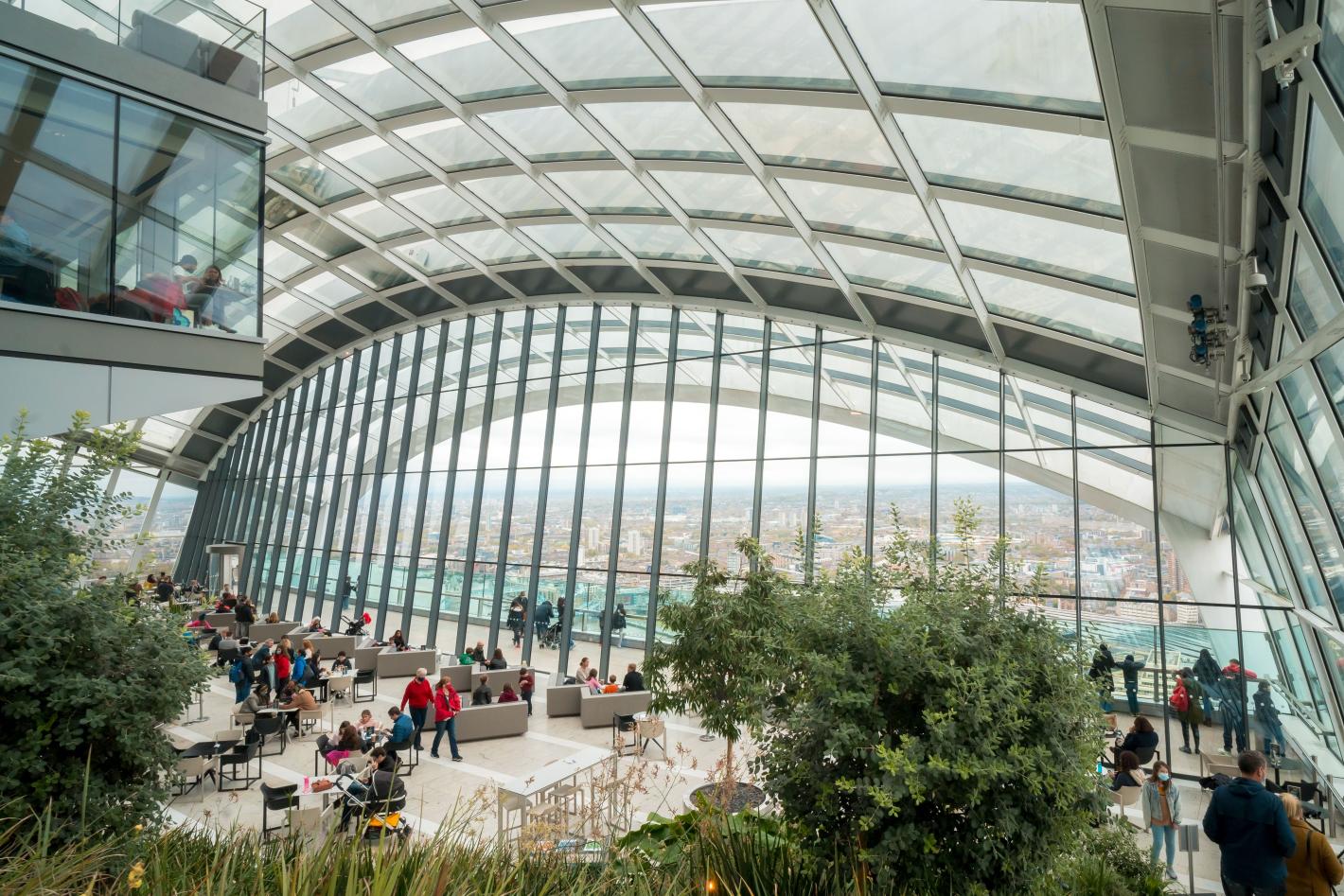 Безплатна панорамна градина с гледка към Лондон