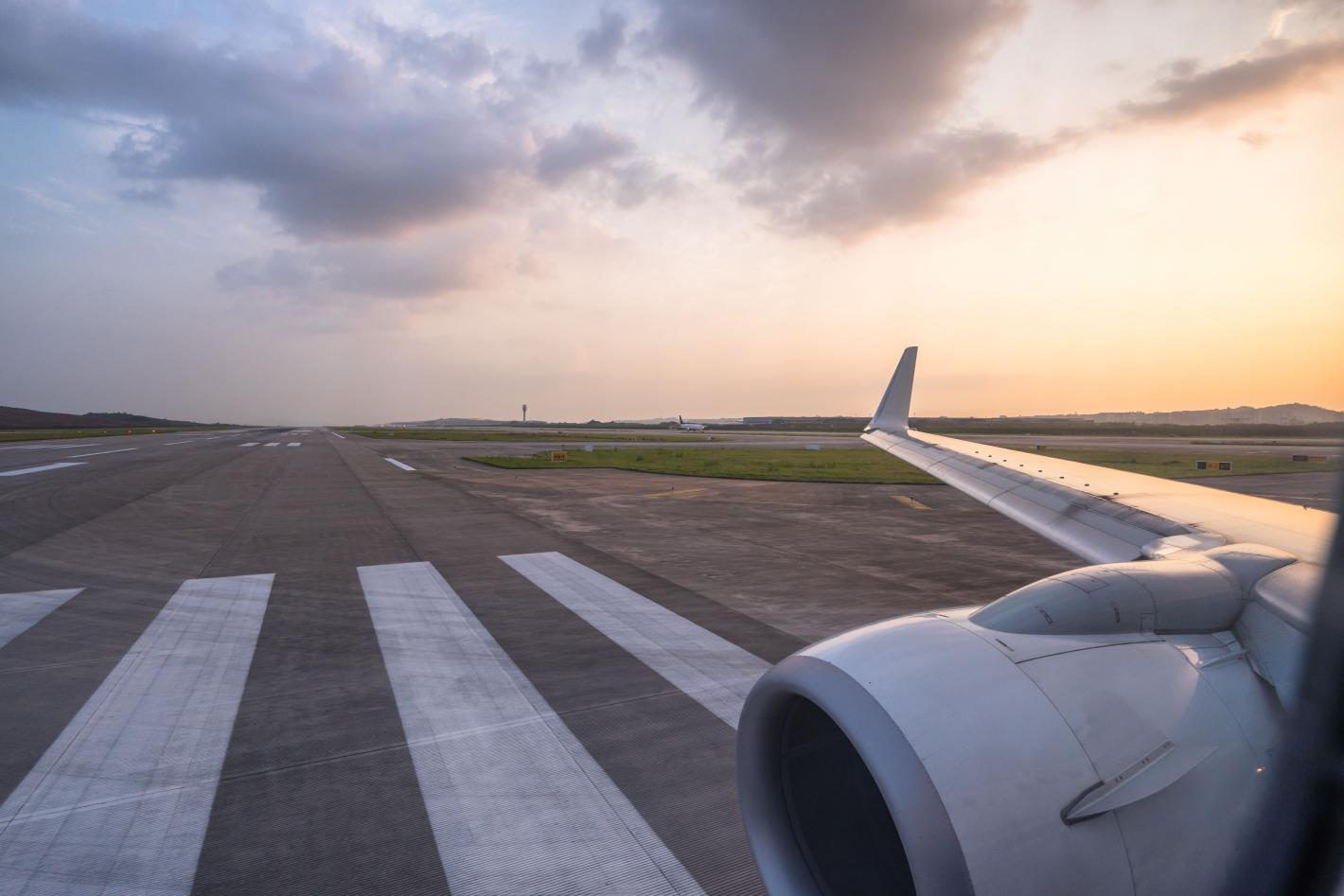 Невероятното летище за 196 млн. евро, което е толкова високо, че е над облаците Видео