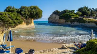 Стягате се за почивка в Гърция? „Страхотна идея“ как винаги да имате място на плажа Видео