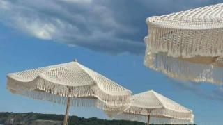 Родата на Иво Сиромахов на плаж - топ гъзария