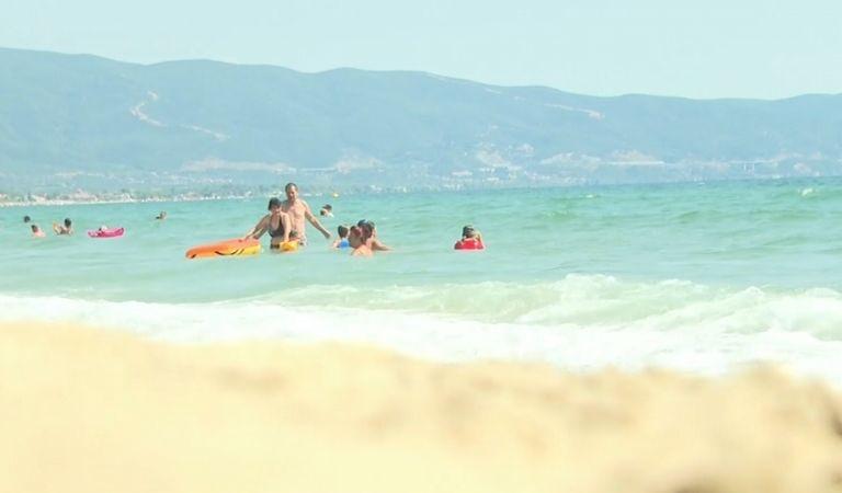 Как еврото свари българите на плажа в Гърция