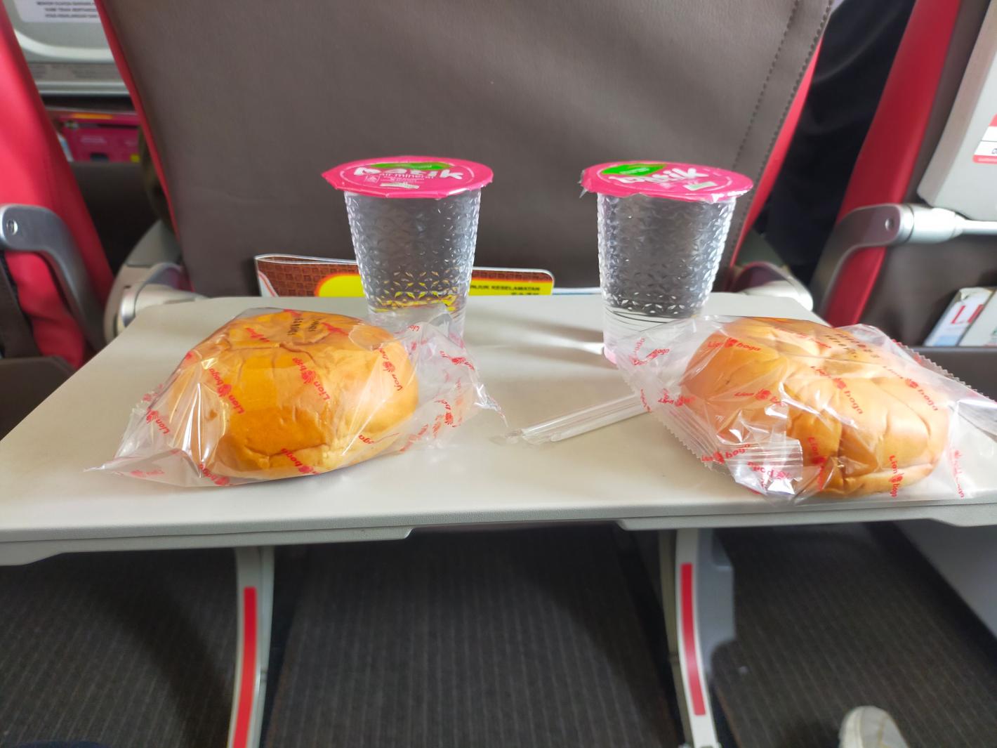 Забранените храни и напитки, които не могат да се внасят на борда на TUI, easyJet, Ryanair и Jet2