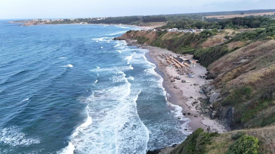 Защо водата край Ахтопол изглежда студена, въпреки че е 25°C