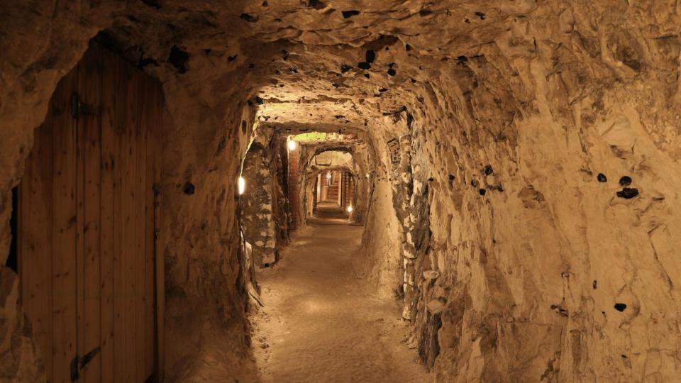 Наур – подземният град, скрит под полята на Северна Франция