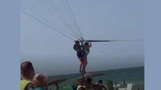 Туристка в Тунис: Бях сексуално насилена във въздуха по време на парасейлинг Видео