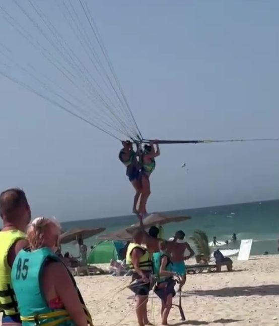 Туристка в Тунис: Бях сексуално насилена във въздуха по време на парасейлинг Видео