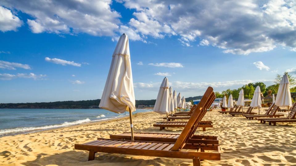 Семейства с малки деца се жалват от роден плаж: Това е почивка у нас!