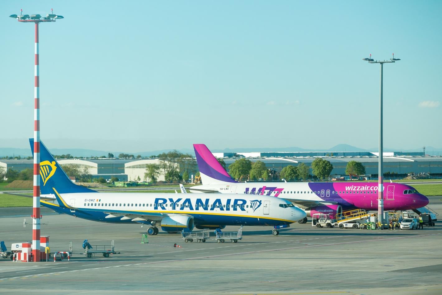 Wizz Air отмъкна маршрути от Ryanair