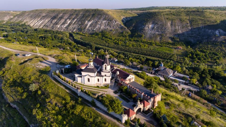 Скритото съкровище на Молдова: село Иванча и магията на Орхей Веки