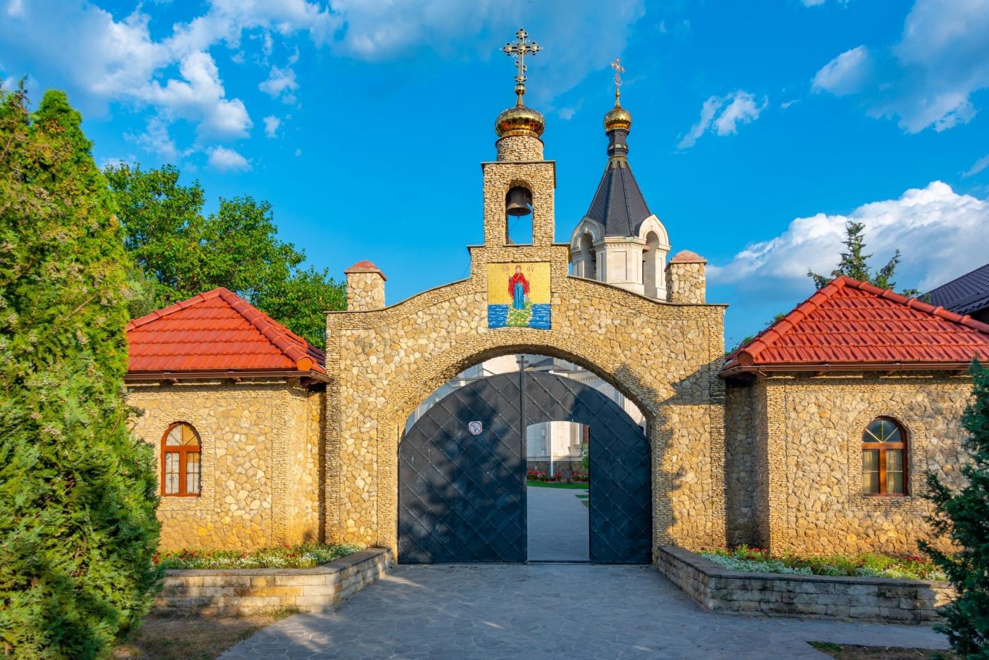 Скритото съкровище на Молдова: село Иванча и магията на Орхей Веки