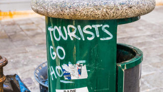 "Захапи и бягай": Чутовна такса за туристите за ден във Венеция