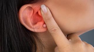 Жена оглуша трайно след действие на пилотите в самолет