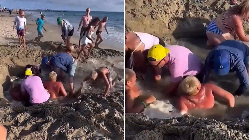 Скандално видео показва деца, засмукани в пясъчен капан на плажа
