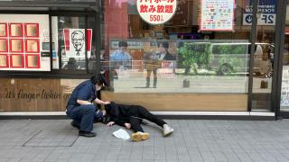 Омотенаши: Грижата за пияните японци, търкалящи се по улиците