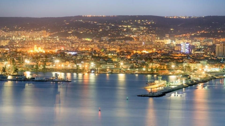 В морската столица потриват доволно ръце, нова вид туристи пръскат хотелите