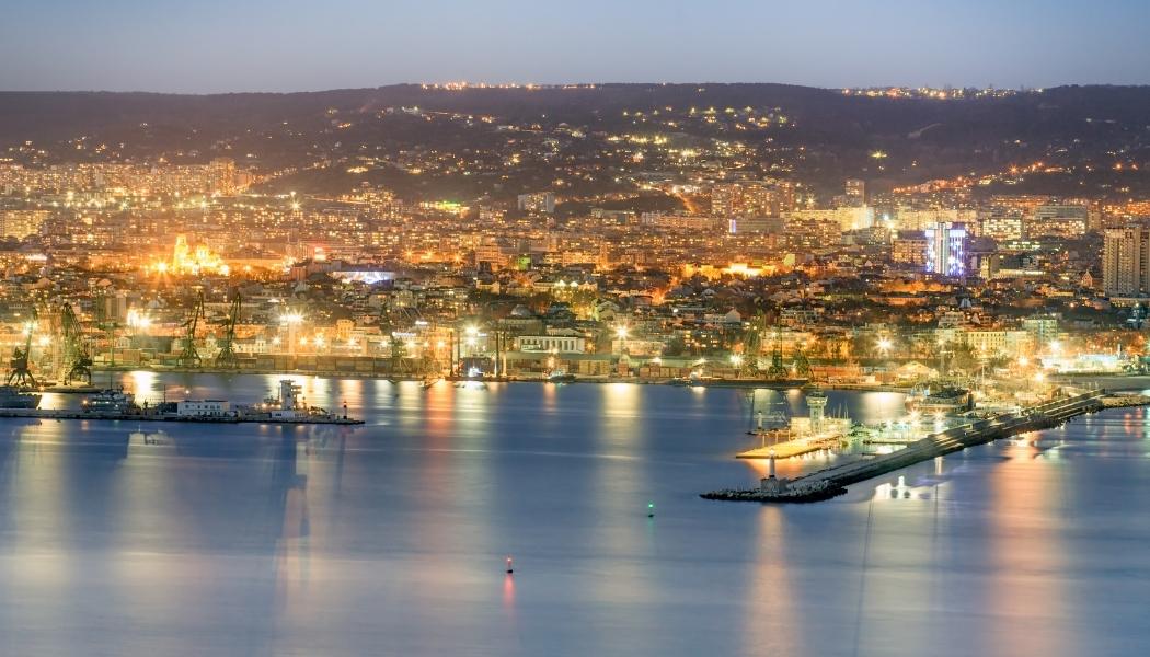 В морската столица потриват доволно ръце, нова вид туристи пръскат хотелите