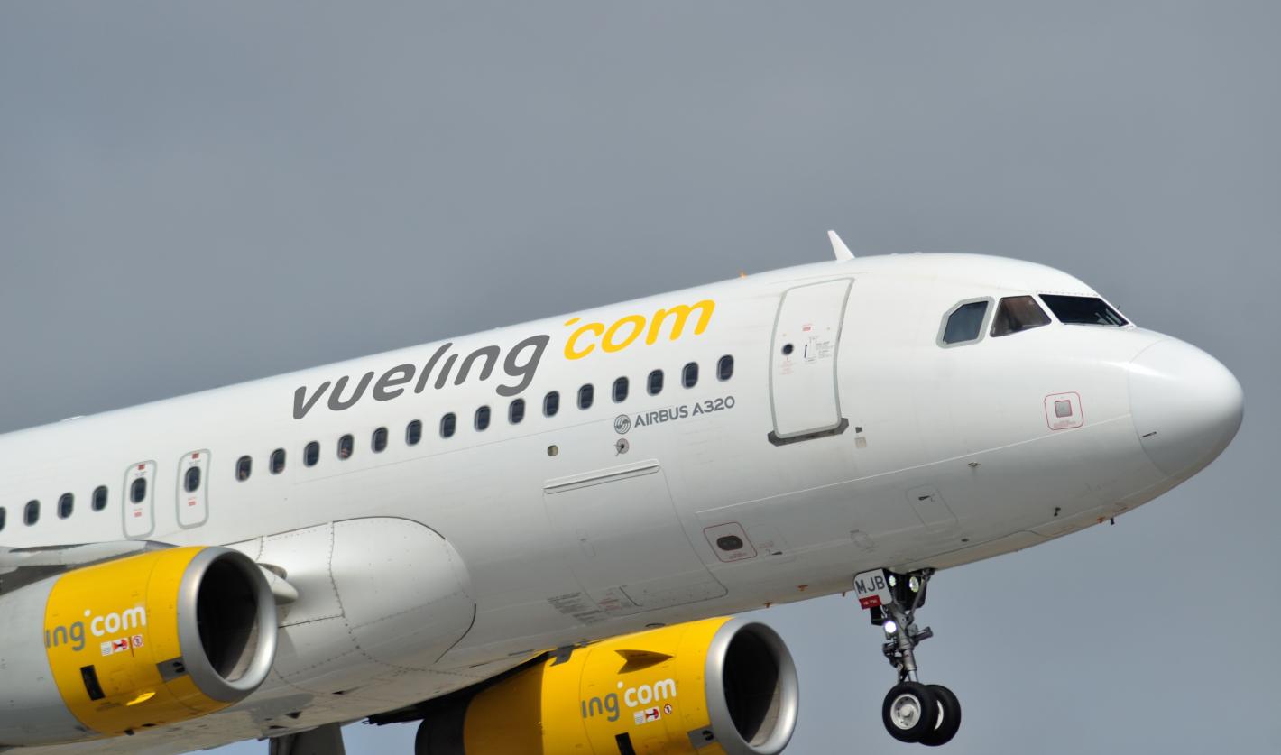 Ryanair напусна, конкурентите нахлуха: Vueling увеличава капацитета си с 15%, нови полети към топ дестинации