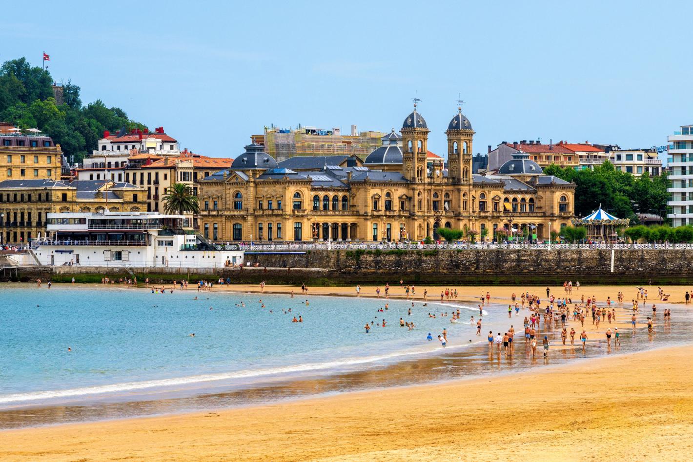 Край на „разпищолването“: испански плаж обяви война на шума и цигарите