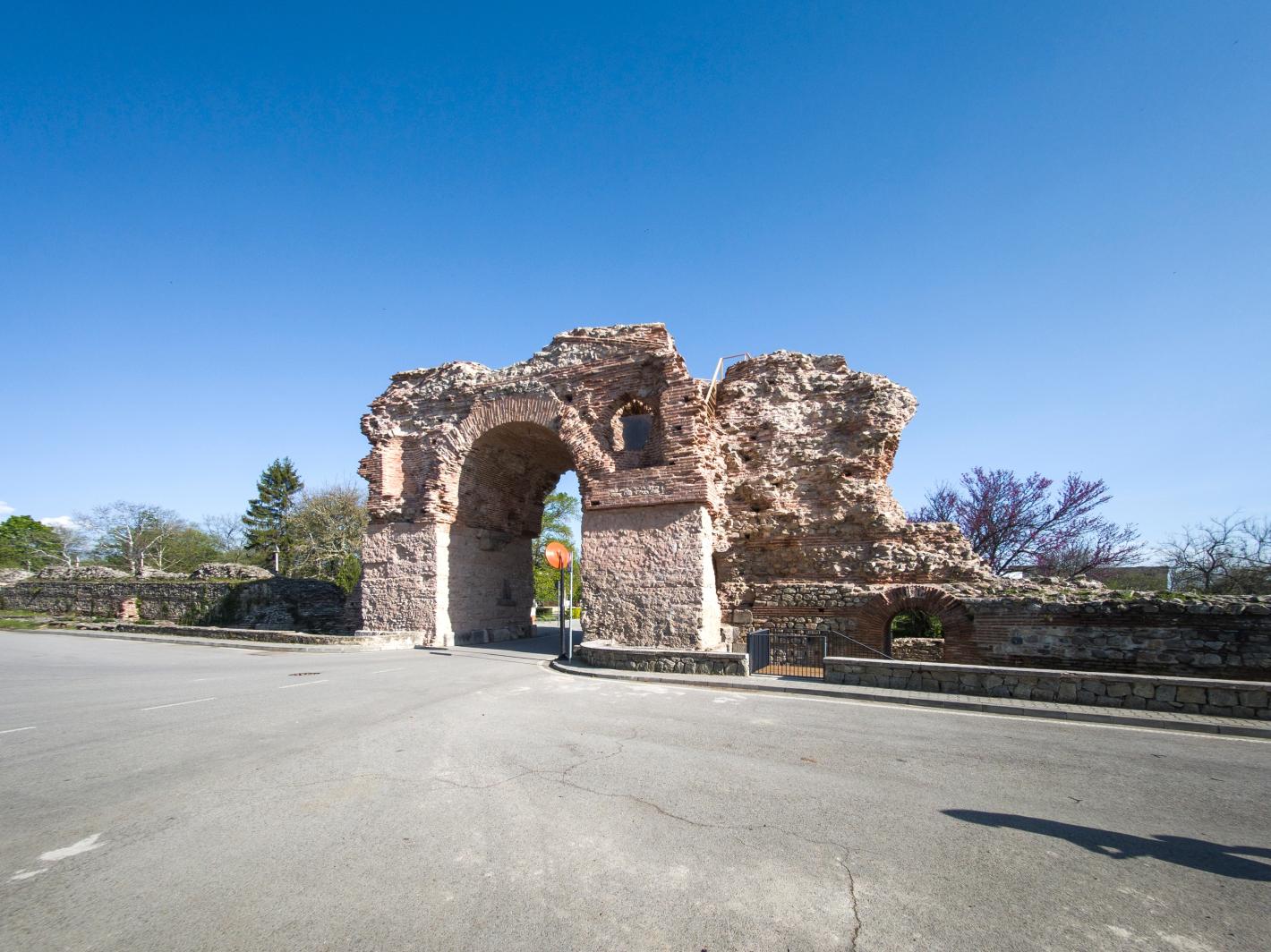 Римските терми в древния Диоклецианополис грейват в пълния си блясък