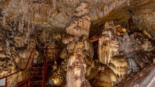 Впечатляваща наша пещера привлича все повече посетители