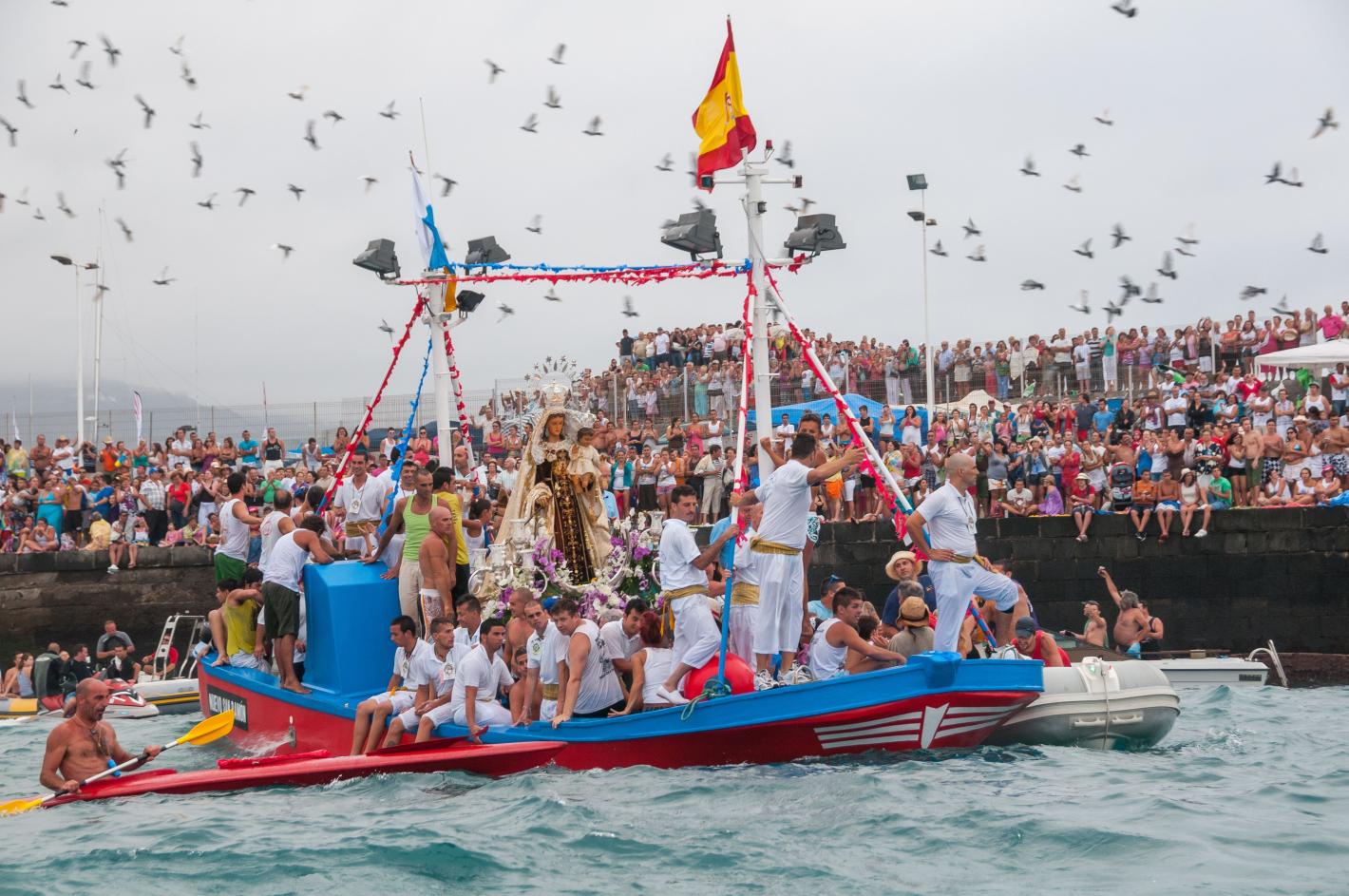 Над 1 милион туристи за месец - тези острови са смазани от пришълци