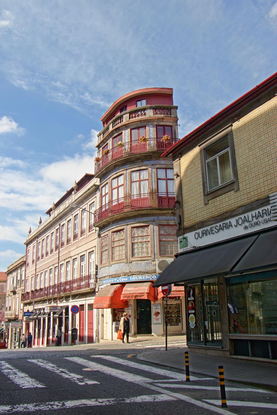 Ярки и оживени: Най-красивите туристически улици в света