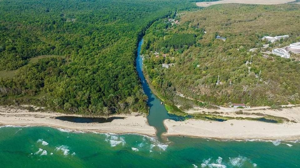 Райско кътче пази тайни, които допълват историята на България