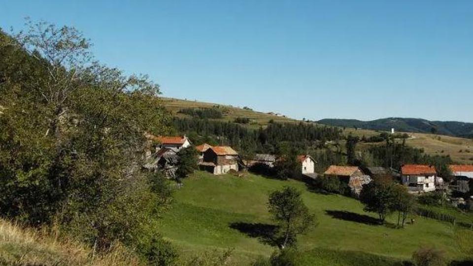 Село Бабяк – „Малката Швейцария“ на Родопите, където младите остават