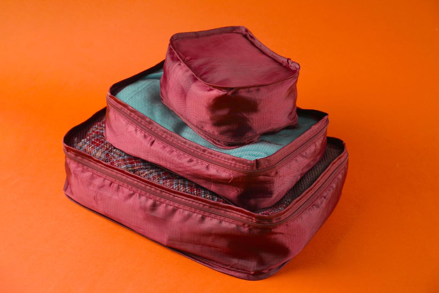 12-те неща, които стюардите винаги слагат в куфарите си - някои струват стотинки