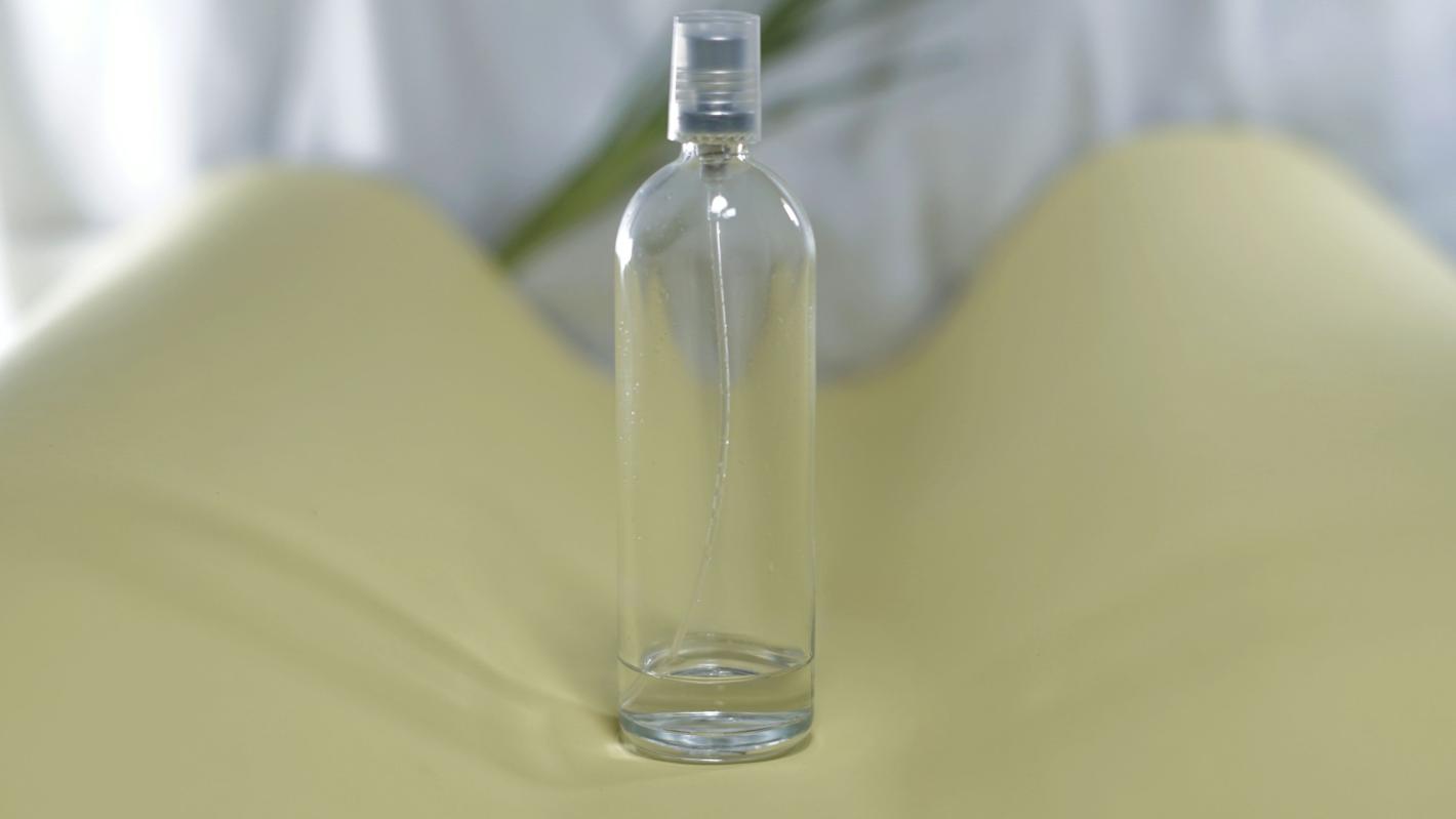 12-те неща, които стюардите винаги слагат в куфарите си - някои струват стотинки