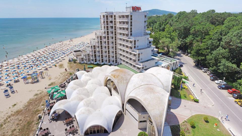 Курортът "Албена" зарадва туристите - запазва тези цени