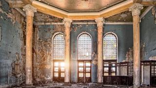 Красота в руините: 10 призрачни жп гари по света, които ще ви оставят без дъх