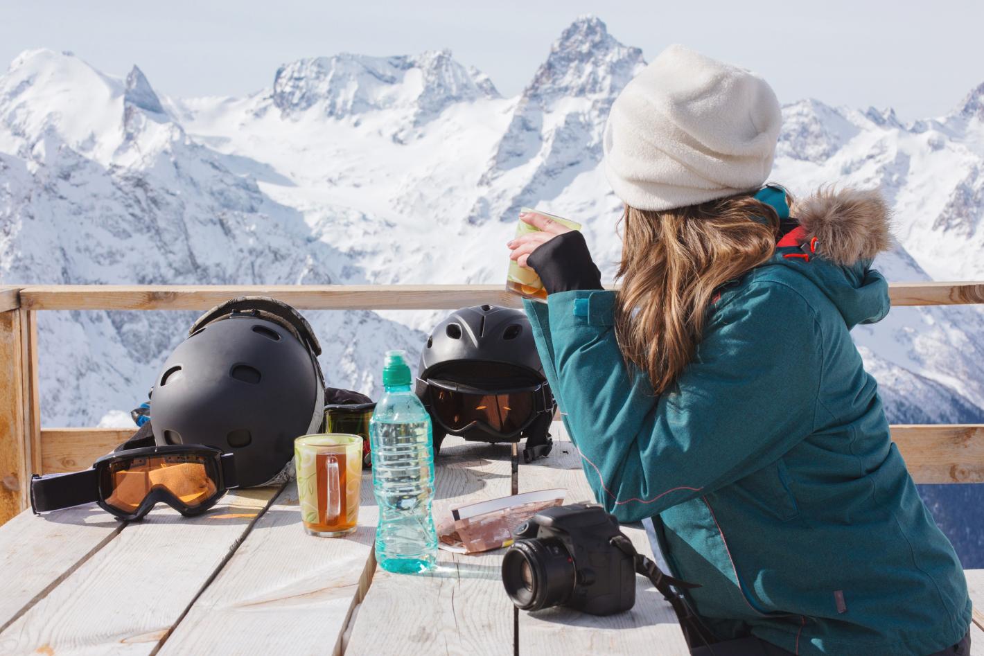 Кафе, супа и картофи - какви са цените в зимните курорти у нас и в Алпите