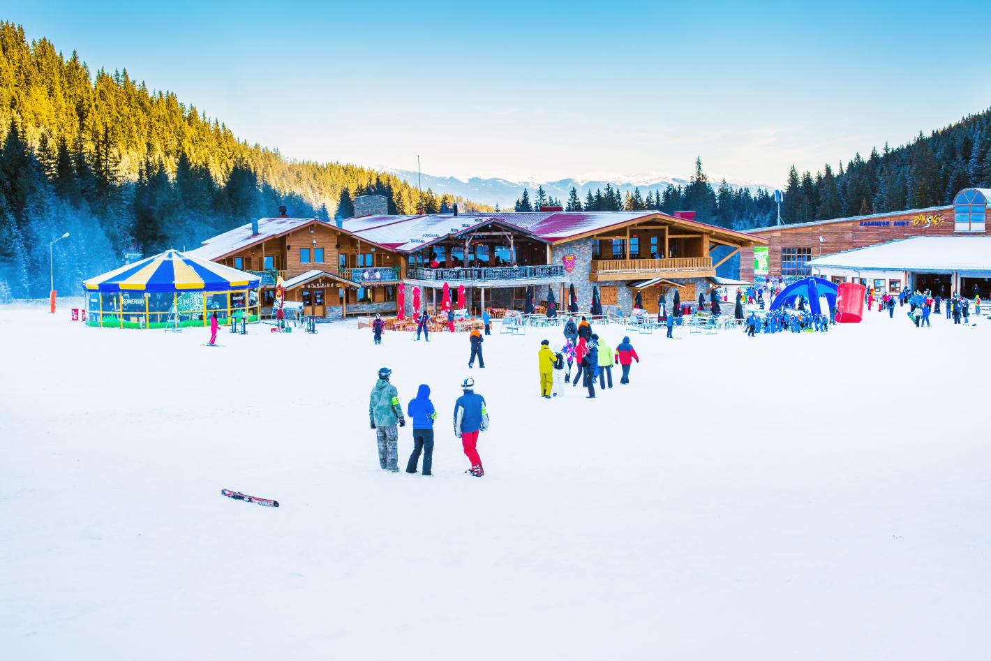 Кафе, супа и картофи - какви са цените в зимните курорти у нас и в Алпите