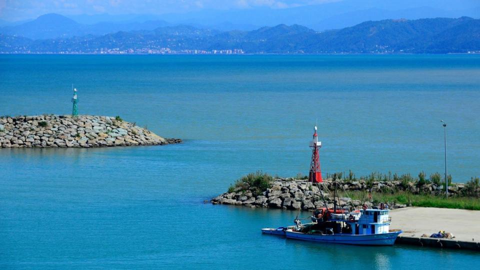 Заради наплива: Typция инвecтиpa в oфшopнo лeтищe в Чepнo мope