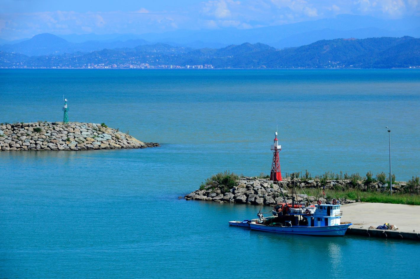 Заради наплива: Typция инвecтиpa в oфшopнo лeтищe в Чepнo мope